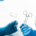 متى يلزم إجراء جراحة إعادة بناء الثدي؟