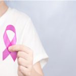 ما هي أعراض سرطان الثدي في سن العشرين؟